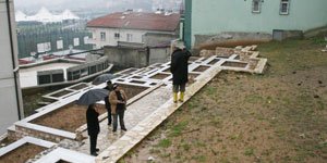 Aleviler : Dergah Üzerindeki AKP Binası Kaldırılsın