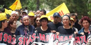 'Can'lar mezarları başında anıldı