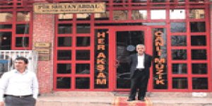 Kırmızı sokak cinliği