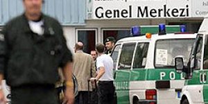 Deniz Feneri pire kalır