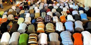 Namaz bitene kadar hastaya dokunmadılar