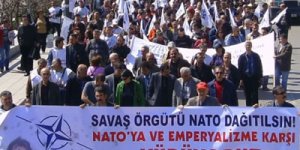NATO karşıtları alanlara çıktı