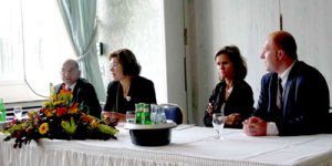 Oya Talat Bremen Alevi Derneği'ni Ziyaret Etti