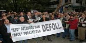 DKÖ'ler Rice'ın Türkiye'ye gelişini protesto ettiler