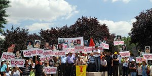 Madımak'ta Yanan 35 Can Karşıyaka Mezarlığında Anıldı