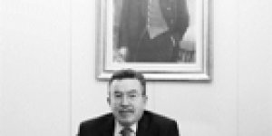 YÖK'ün Yeni patronu Konuştu : Üniversiteler paralı olsun