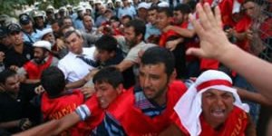 ''Farklı'' ve ''muhalif'' olanlara politika yapma hakkı yok!