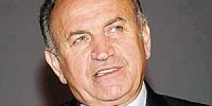 Topbaş'ın cemevi ziyaretinde arbede