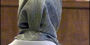 İstanbul Aydın Üniversitesi'nde türban