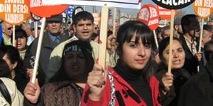 Aleviler yine yollarda!