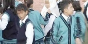 Türbanlı ilköğretim öğrencisi okula girdi