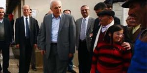 Vali Mutlu'dan cemevi ziyareti