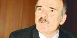 Öğrencileri finansör yapıyor