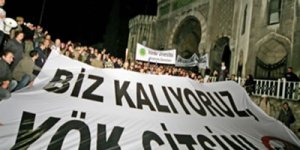 "Biz kalıyoruz YÖK gitsin!"