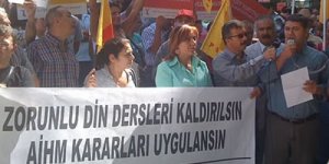 Aleviler'den 'Zorunlu din dersi' uyarısı