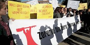 Malatya'da Zorunlu Din dersi kaldırılsın eylemi