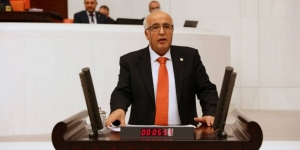 HDP’li Özen, Maraş’ta Alevi köylerine sanayi sitesi kurulmasını Meclise taşıdı