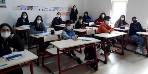 Erenler Eğitim ve Kültür Vakfı/Cemevinde, 180 çocuk derslere ve kurslara katılıyor