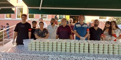 Kestel Cemevinde aşure paylaşıldı