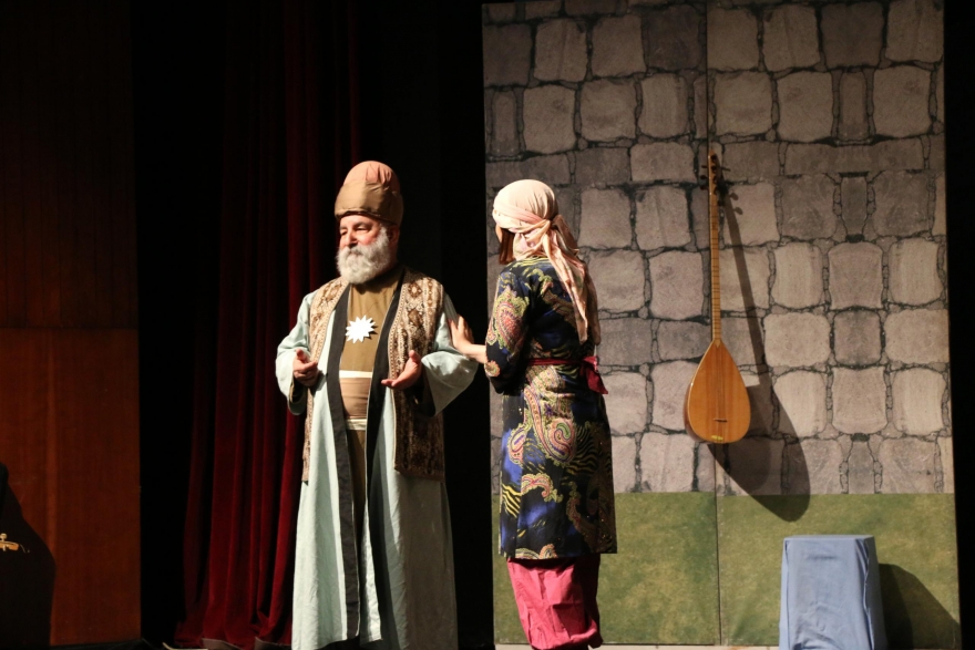 Adana’da ‘Pir Sultan Abdal’ adlı oyun sahnelendi