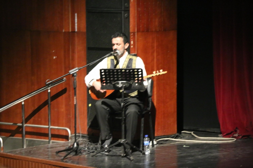 Adana’da ‘Pir Sultan Abdal’ adlı oyun sahnelendi