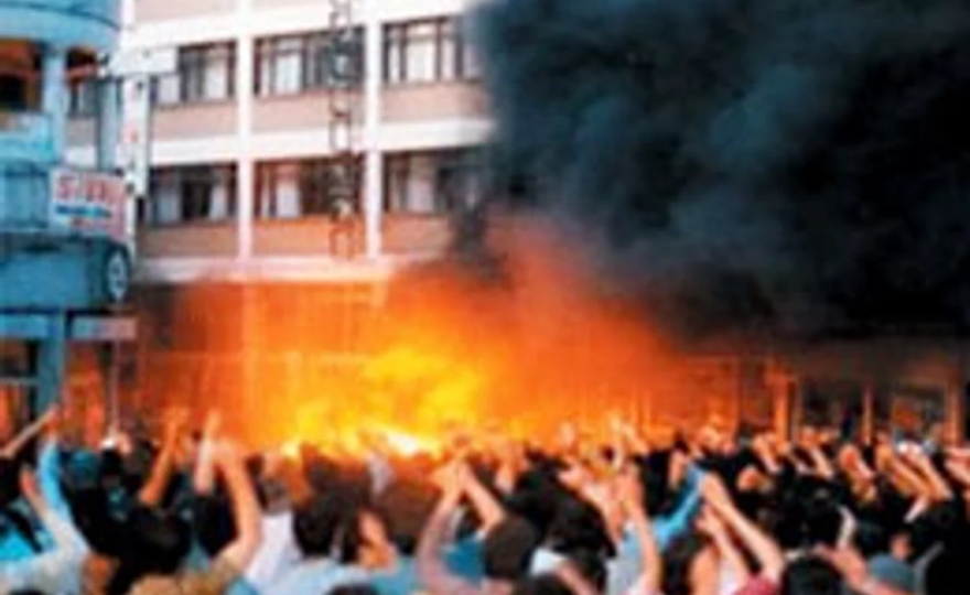 ‘Aleviler duyarsız kaldığı Sivas Katliamı davasına daha sıkı sarılmalı’