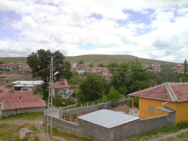 Alevi köyü Acırlı’da zorla cami yapılmış ama cemevi yok!