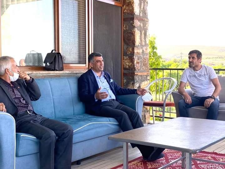 Evine üç hilal çizilip çarpı konulan Alevi genç CHP’deki işinden de atıldı