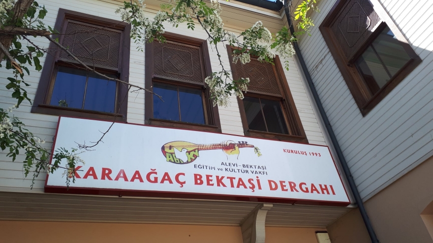 Karaağaç Bektaşi Dergâhında halk ozanlığı geleneği ve Mahzuni Şerif anması