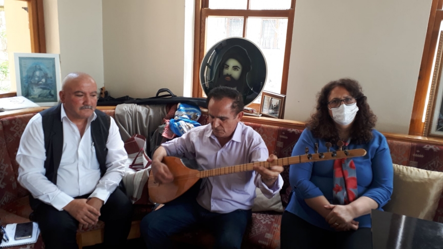 Karaağaç Bektaşi Dergâhında halk ozanlığı geleneği ve Mahzuni Şerif anması