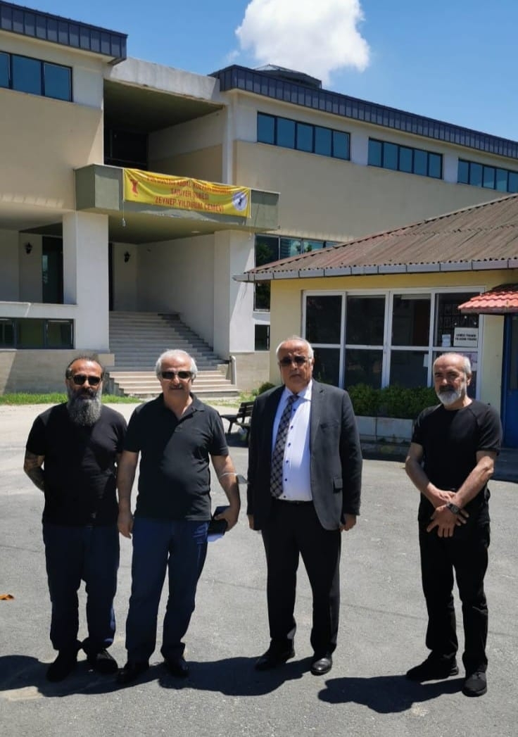 HDP Milletvekili Zeynel Özen ve beraberindekiler Kezban Bektaş’ı ziyaret etti