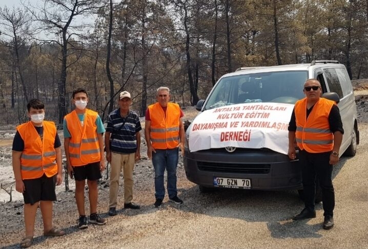 Antalya Tahtacılar Derneği’nden yangın bölgesine gıda ve giyecek yardımı