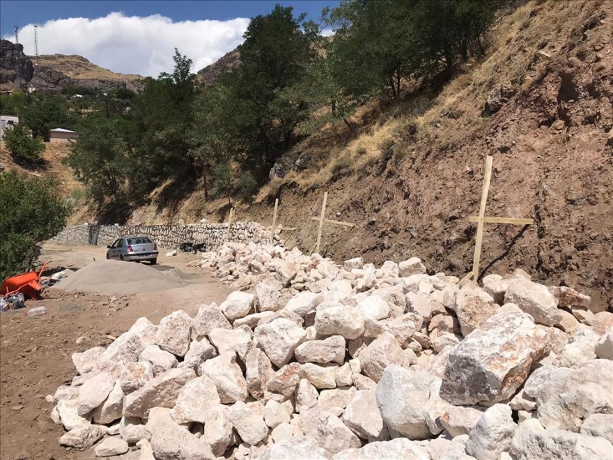 Mazgirt’te Şeyh Çoban Baba Türbesi ve Cemevi yolunda onarım çalışması !