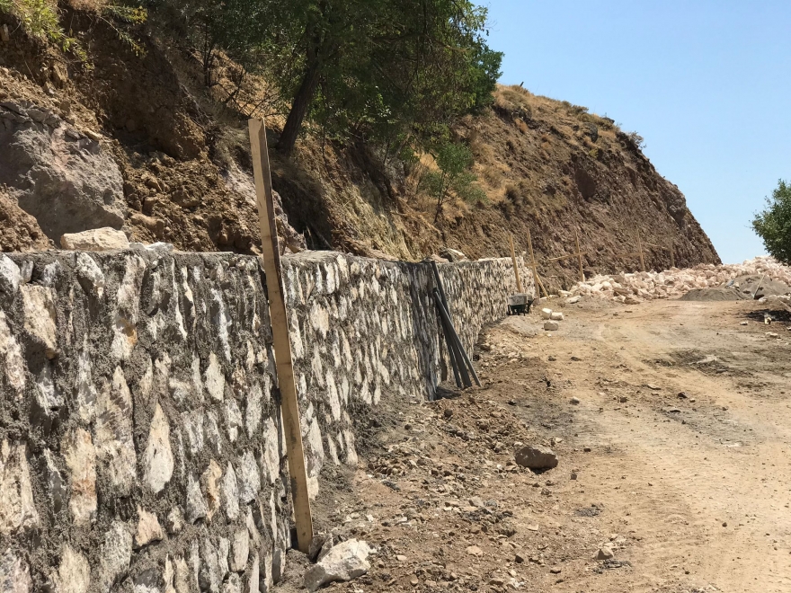 Mazgirt’te Şeyh Çoban Baba Türbesi ve Cemevi yolunda onarım çalışması !