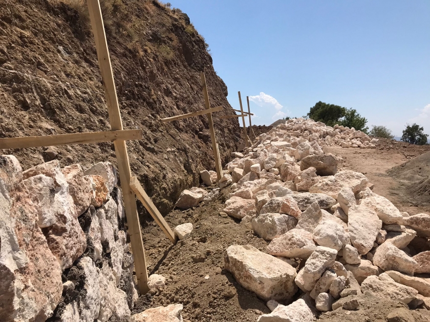 Mazgirt’te Şeyh Çoban Baba Türbesi ve Cemevi yolunda onarım çalışması !