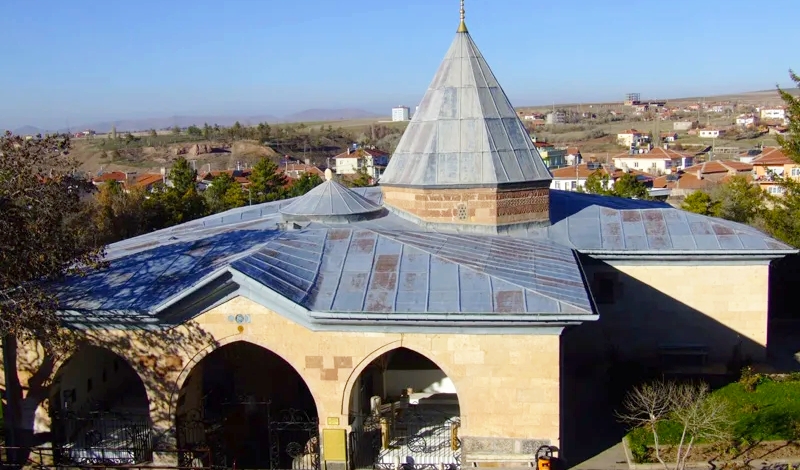 Alevi aydın ve yazarlardan, yurttaşlardan Diyanet’e tepki yağıyor!
