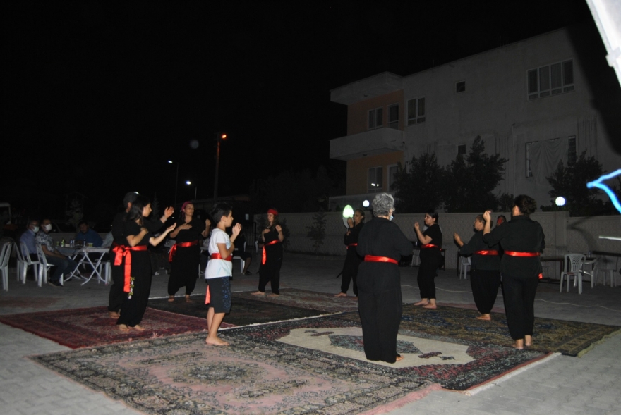 AKD Silifke Cemevinde lokmalar paylaştırıldı