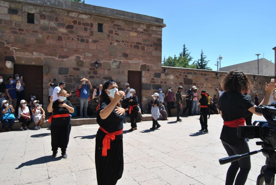 Hacı Bektaş’ta semah dönenlere müze müdürü ‘izin alınmadığı’ gerekçesiyle uyarıda bulundu