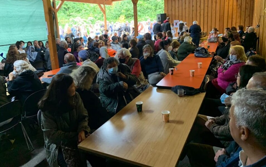 Almanya’da Kiel Cemevinde aşure lokması paylaştırıldı