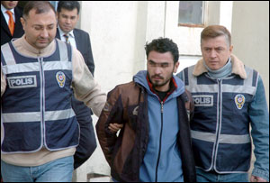 Rahibi bıcaklayıp soluğu Ülkü Ocağı’nda almış