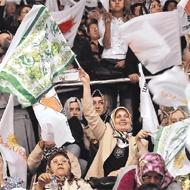 Türbanı salladılar