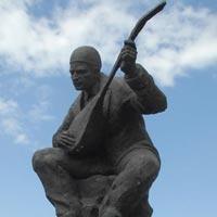 Takkeli Aşık Veysel heykeli