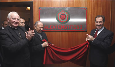 Bakan, Alevilerden devlet adına özür diledi