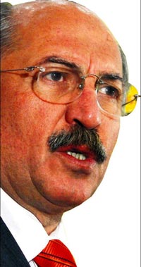 Alevileri darbe şakşakçısı göstermek faşistliktir 