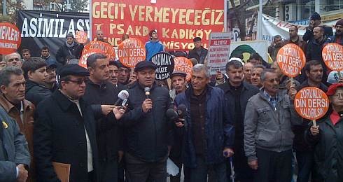 "Alevileri Din Düşmanı Gösteren Bakan Çelik Görevini Bırakmalı"