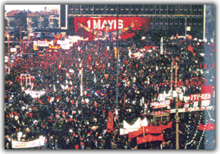 Taksim'de 1 Mayıs Kanunsuz Değil, Vali Yanıltıp Korkutmaya Çalışıyor