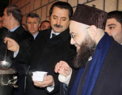 Bakan Çelik Cübbeli Ahmet'i dinlemeye gitti