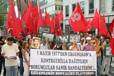 Katliamlar aydınlatılsın