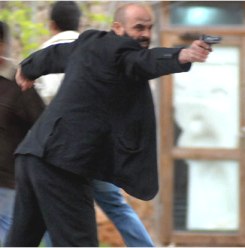 Akdeniz Üniversitesi'nde öğrencilere silahlı saldırı