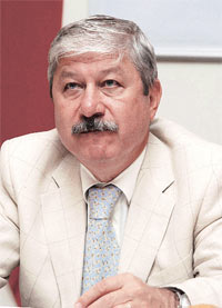 Hitler de yüzde 40 küsur oyla gelmişti